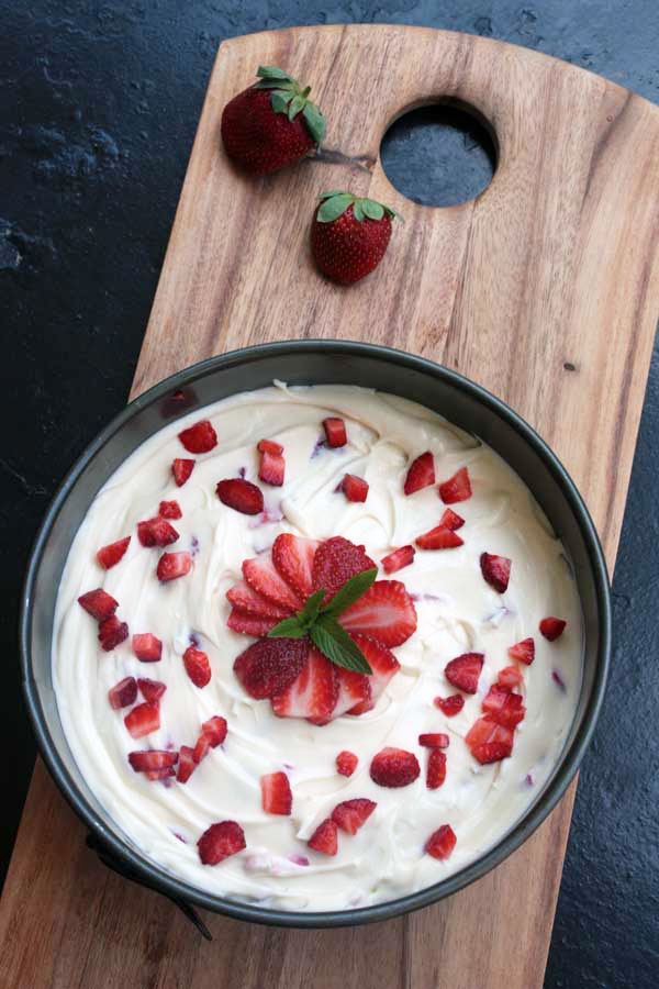 Roasted strawberry & white chocolate Valentine's cheesecake