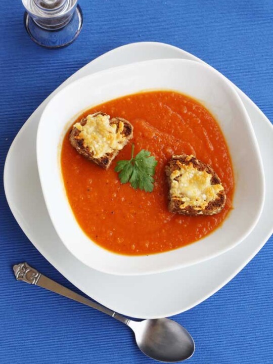 Roasted butternut squash & tomato soup