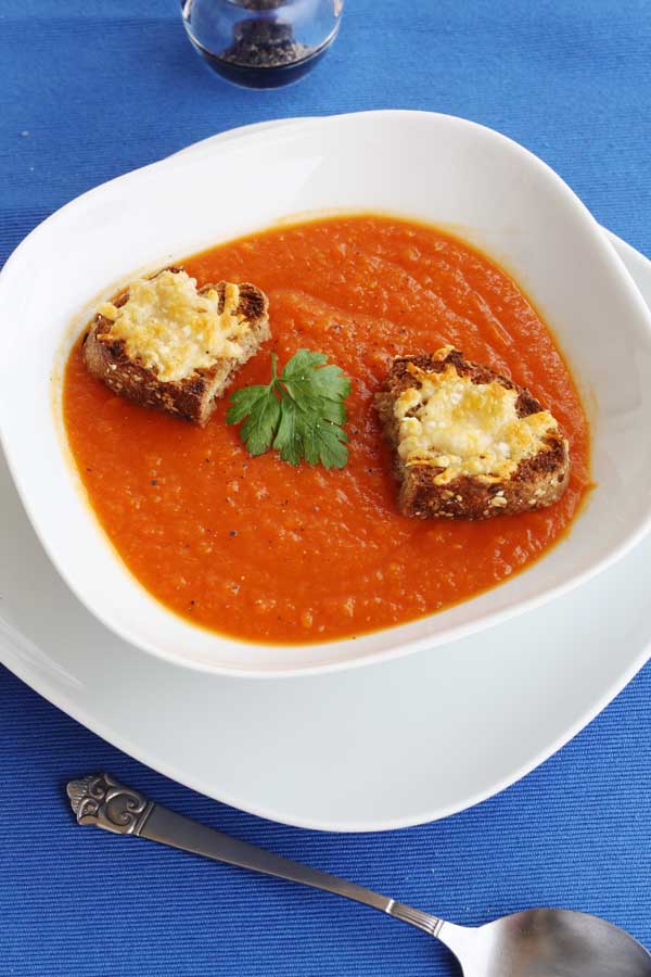 Roasted butternut squash & tomato soup