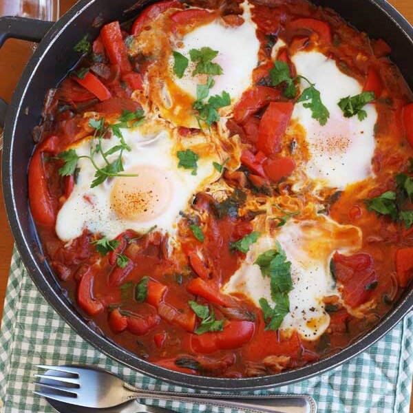 Eggs with tomatoes, red peppers & bacon from Scrummy Lane