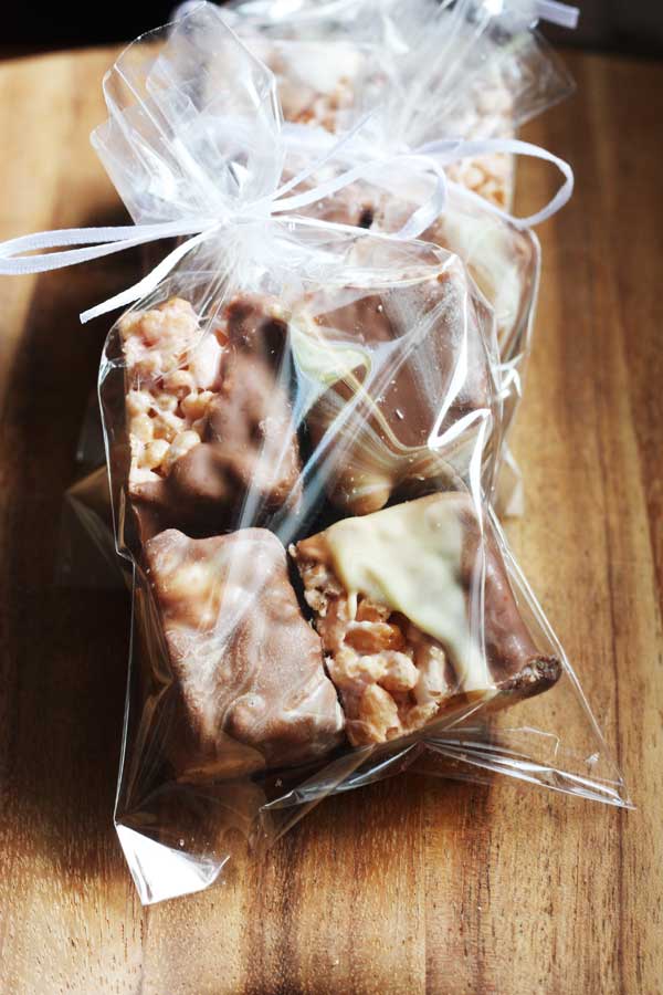 Everyone loves receiving a homemade food gift! Marshmallow & swirly chocolate crispy squares by Scrummy Lane