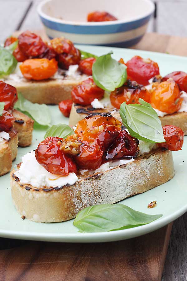 Slow-roasted tomato & ricotta bruschetta by Scrummy Lane