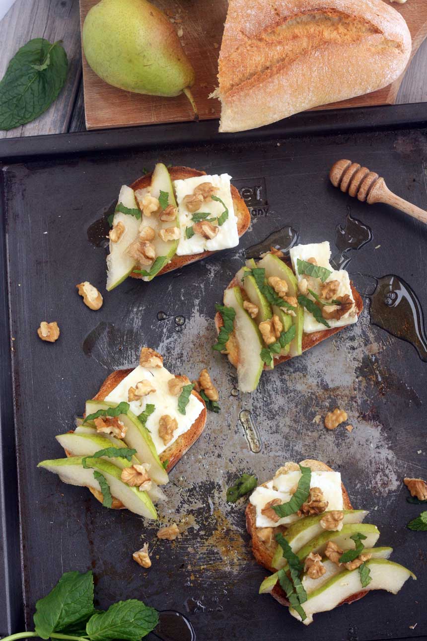 Pear, feta & walnut crostini