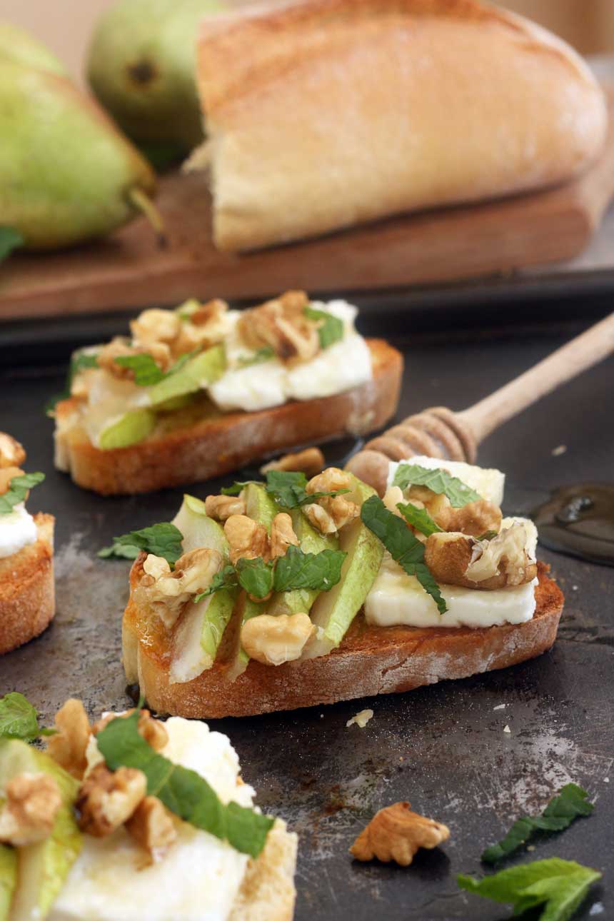 Pear, feta & walnut crostini