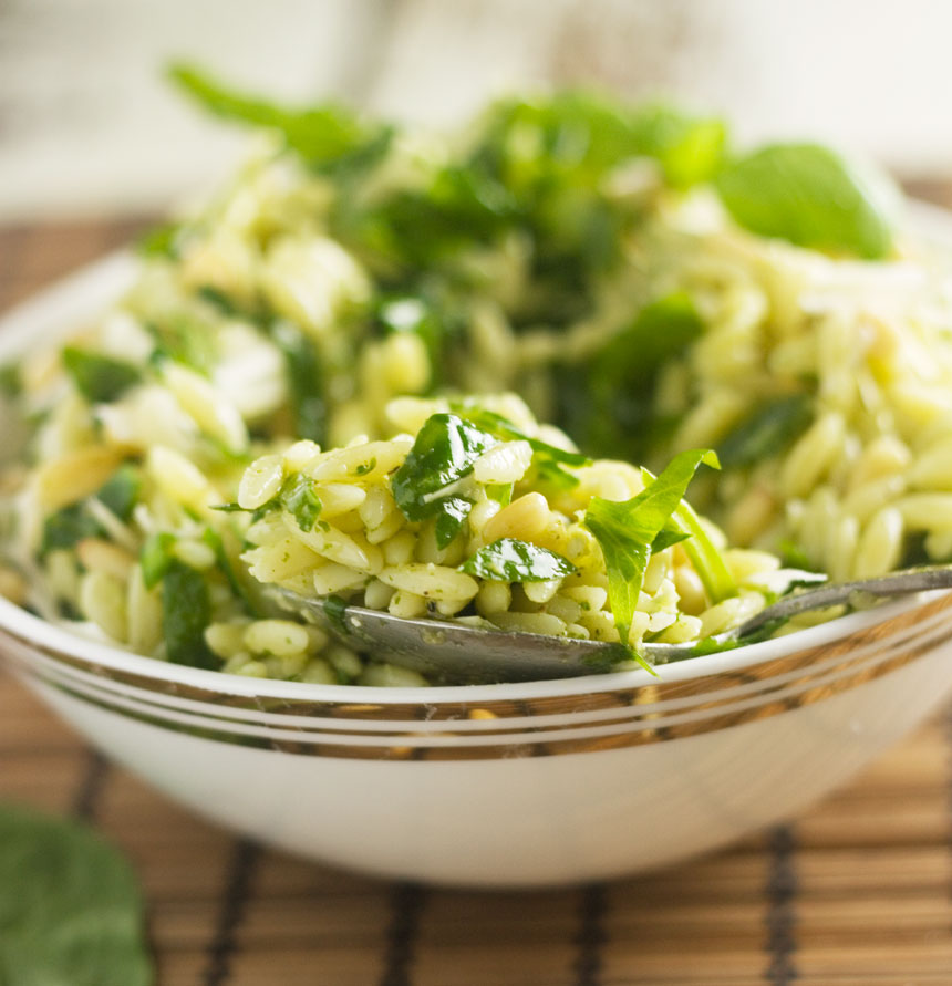 spinach, pesto & parmesan orzo salad image