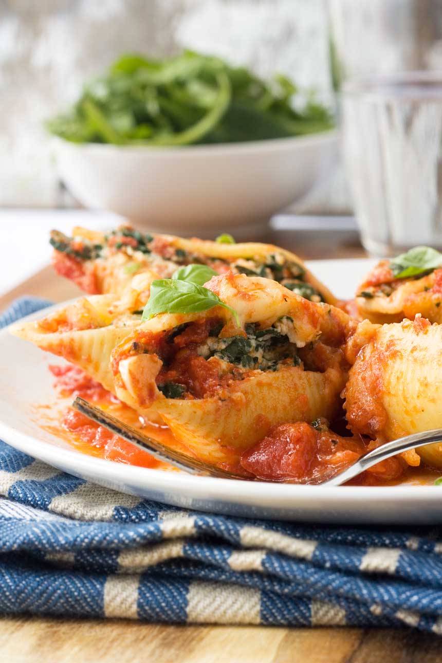 Baked spinach and ricotta pasta shells - Scrummy Lane