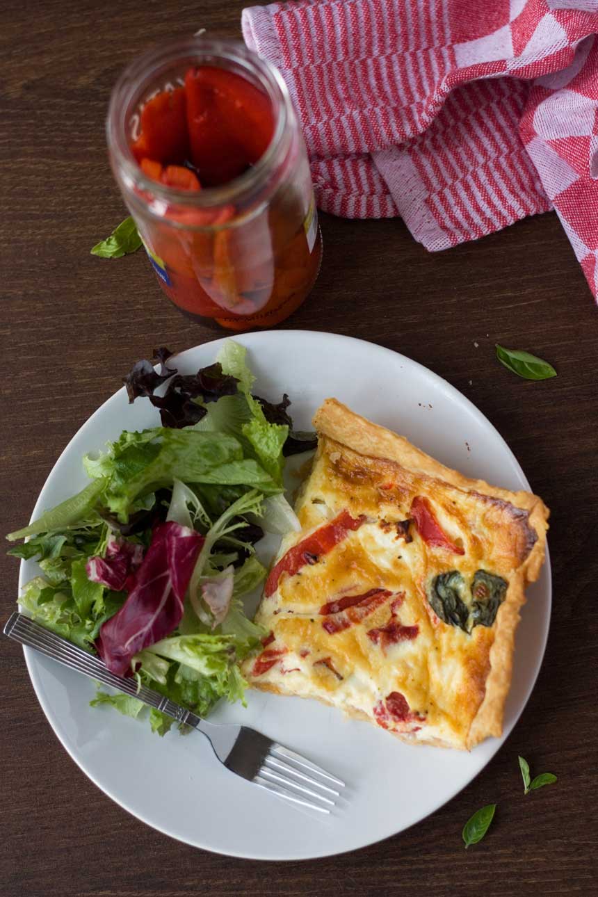 Easy feta and red pepper quiche - Scrummy Lane