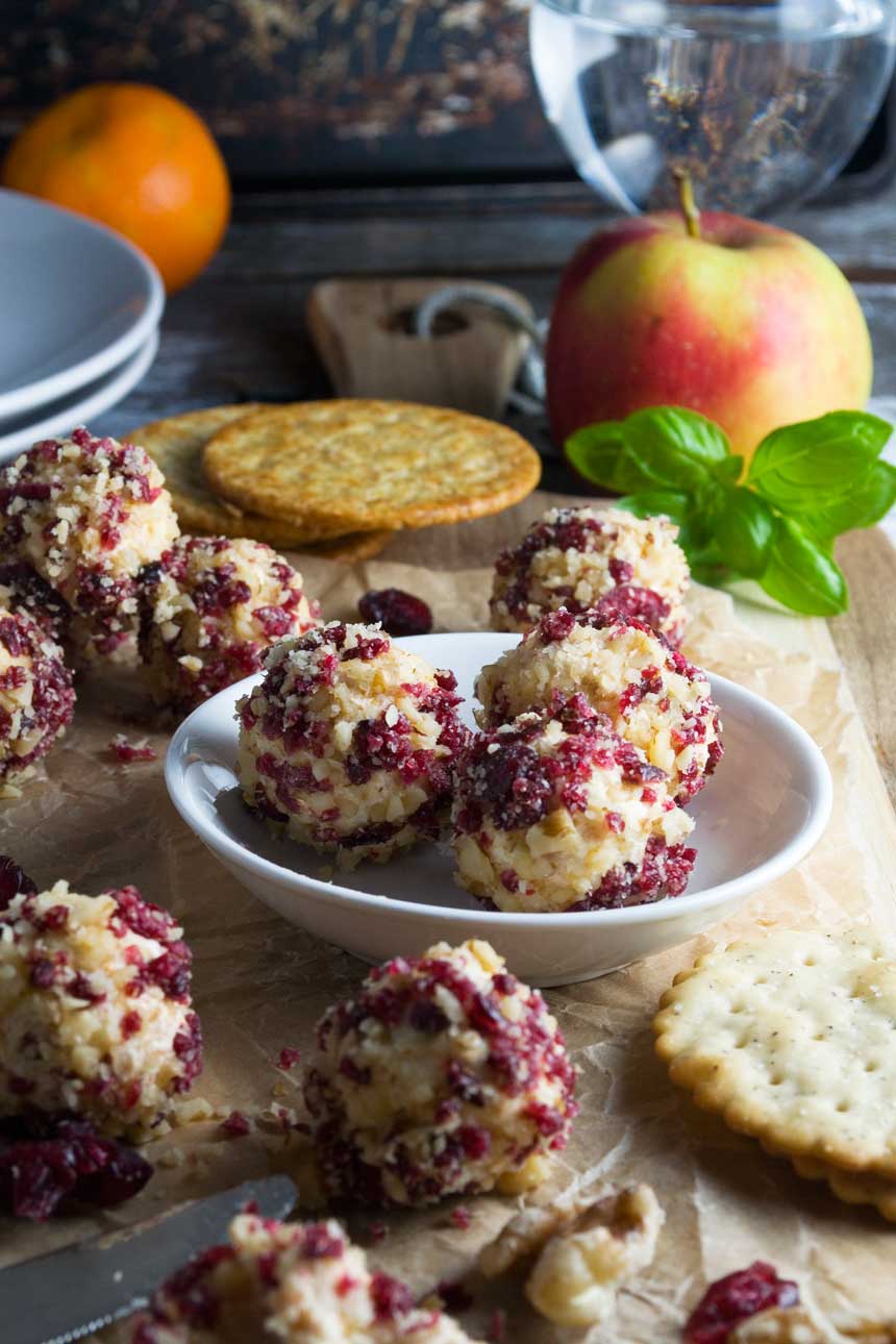 These cranberry and walnut cheese truffles are perfect for entertaining - and so easy to make!