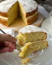 Lemon mascarpone layer cake - it's quick and easy cake perfection!