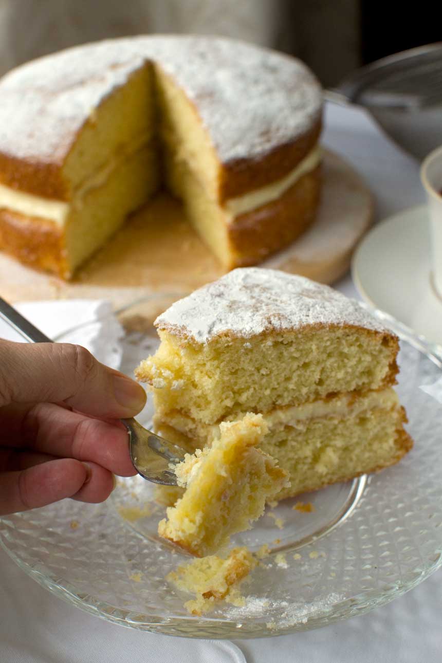 Really easy lemon mascarpone cake (one cup, one bowl) - Scrummy Lane