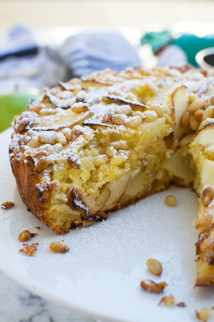 Easy apple cake (torta di mele) - Scrummy Lane