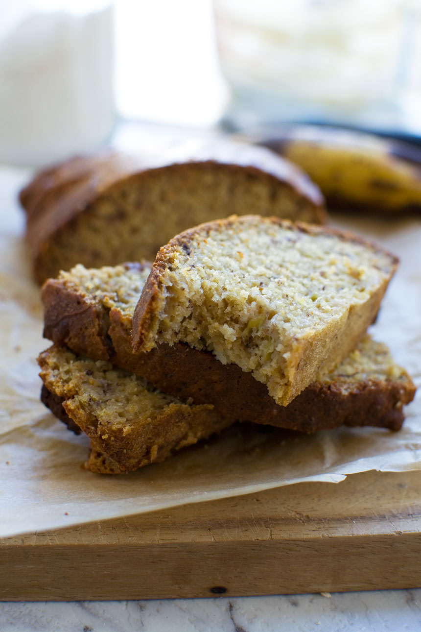 Really easy mini banana bread recipe (oven + air fryer!) - Scrummy Lane