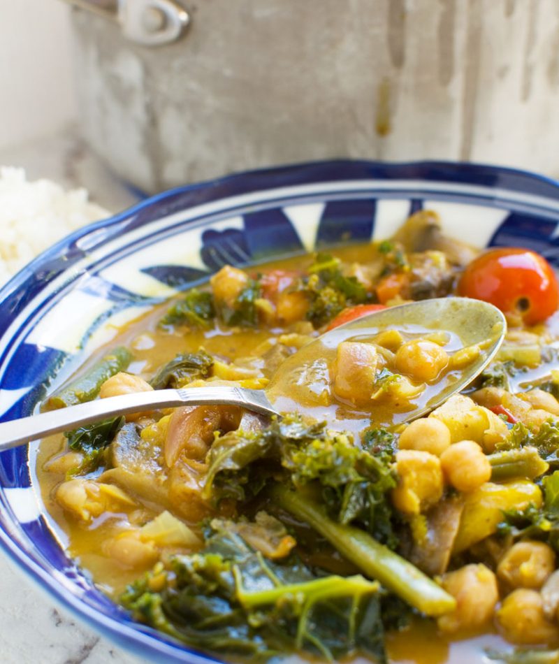 20-minute coconut chickpea curry (vegan)