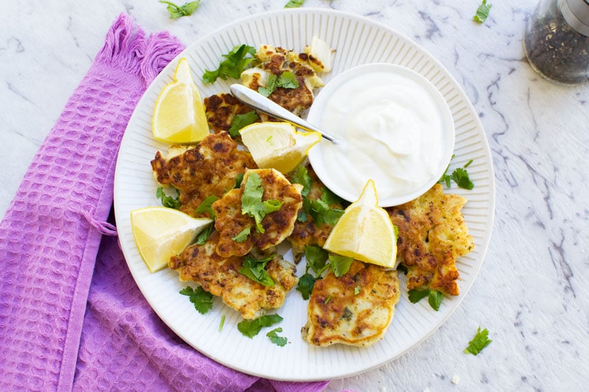 Cauliflower fritters with feta and mint (frying pan or air fryer)
