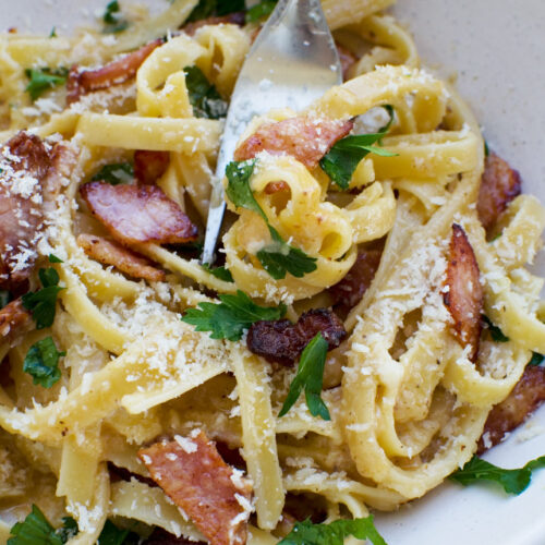 Best Pasta Carbonara Of Your Life Without Cream Scrummy Lane