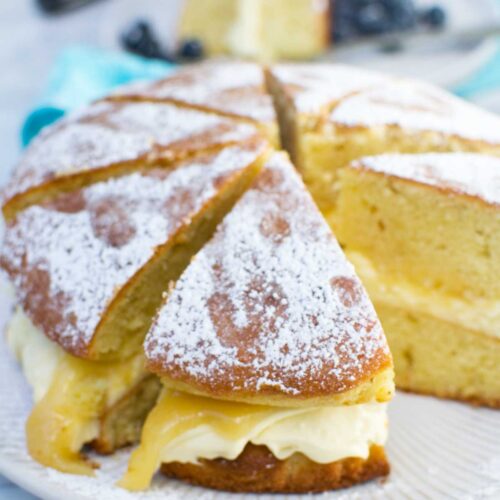 https://scrummylane.com/wp-content/uploads/2021/04/lemon-mascarpone-cake-8-500x500.jpg