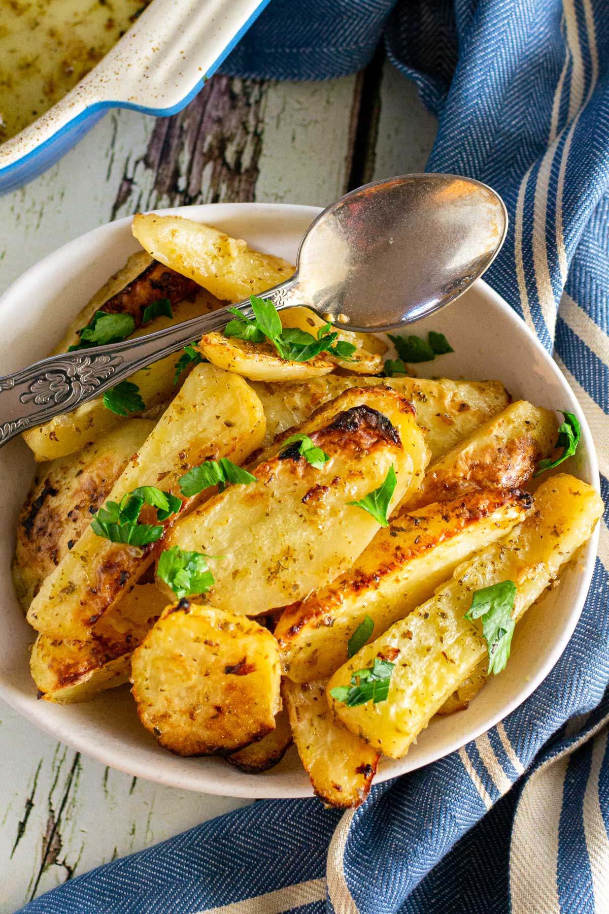 Dad says an Oxo cube is the secret to perfectly crispy roasties and people  are praising the tip