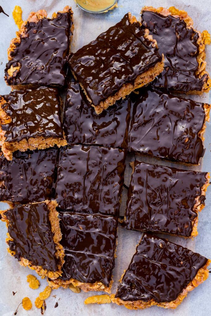 5Ingredient Peanut Butter Cornflake Bars (No Bake) Scrummy Lane