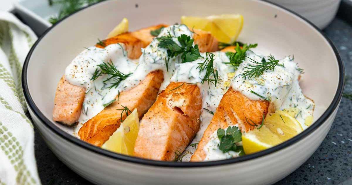10-Minute Salmon With Yogurt Dill Sauce - Scrummy Lane
